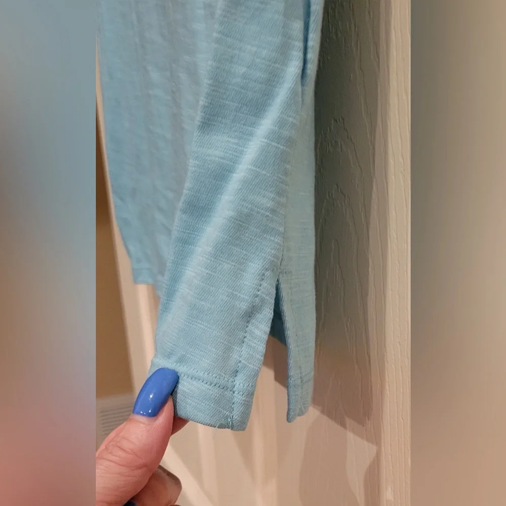 Felina T-shirt. V-Neck. Size Small - Picture 4 of 4